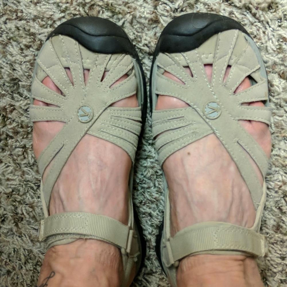 Keen tan sandals, size 8 , excellent condition